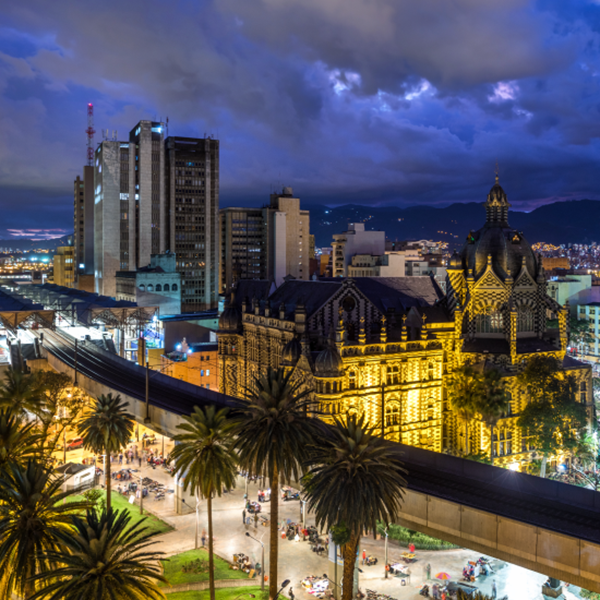 MEDELLÍN CIUDA DDE LAS FLORES CON DESAYUNOS 5D / 4N