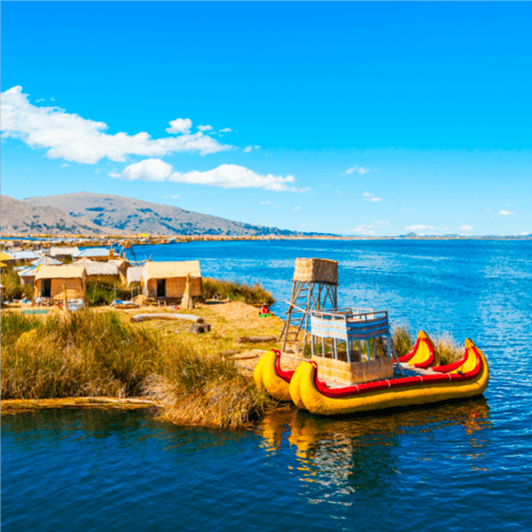 Islote en el lago Titicaca