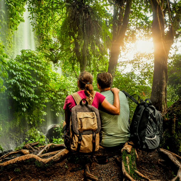 Una pareja en la selva peruana