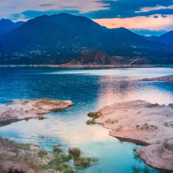 Un lago en Mendoza Argentina