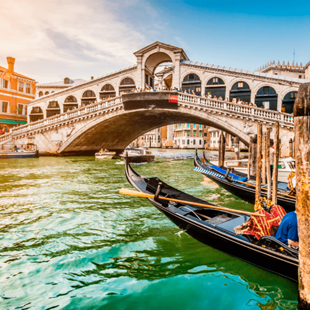 Una gondola en Venecia