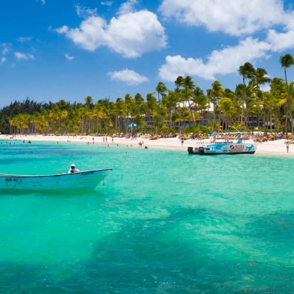 La costa de una playa en Punta Cana