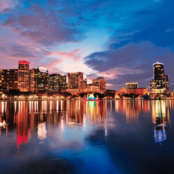 La ciudad de Orlando desde el agua