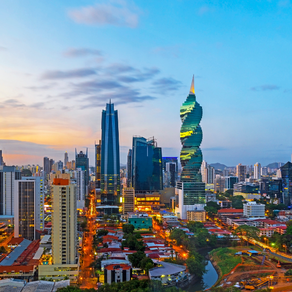 La ciudad de panamá por la tarde