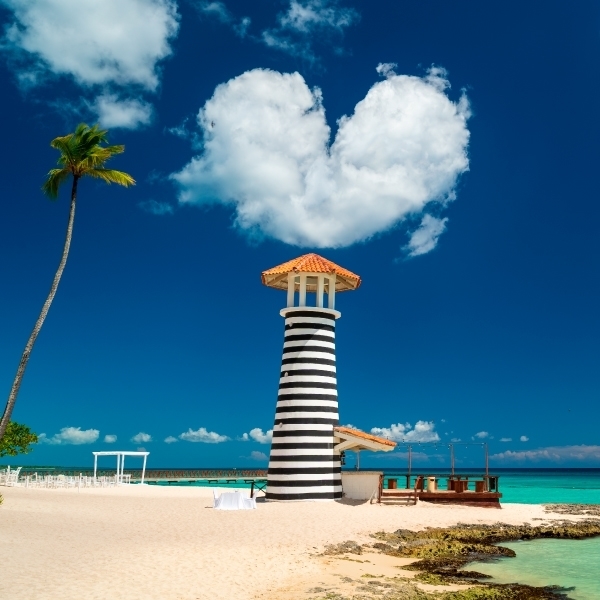 El faro de Bayahibe en la playa