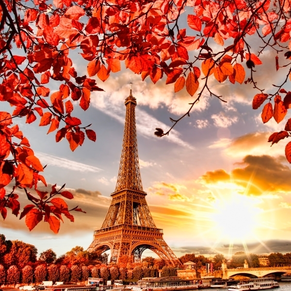 La torre Eifel al aterdecer