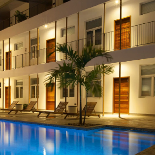 Tarapoto Tucan Suites pareja