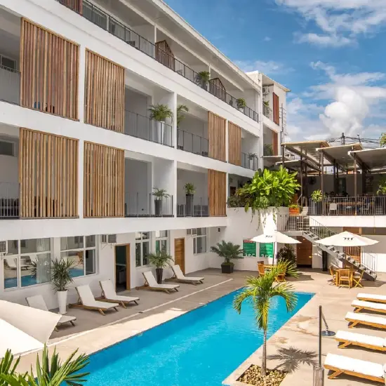 Piscina Tarapoto Tucan Suites